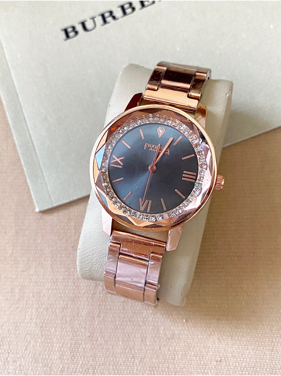 Ceas dama roze cu bratara metalica si cadran negru