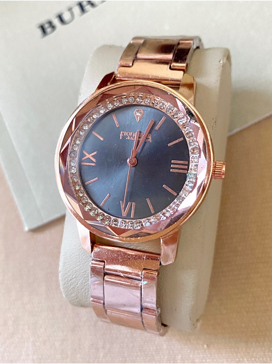 Ceas dama roze cu bratara metalica si cadran negru