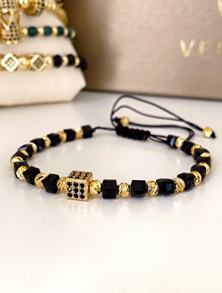 Bratara dama model deosebit cu margele negre si patrat cu pietricele negre