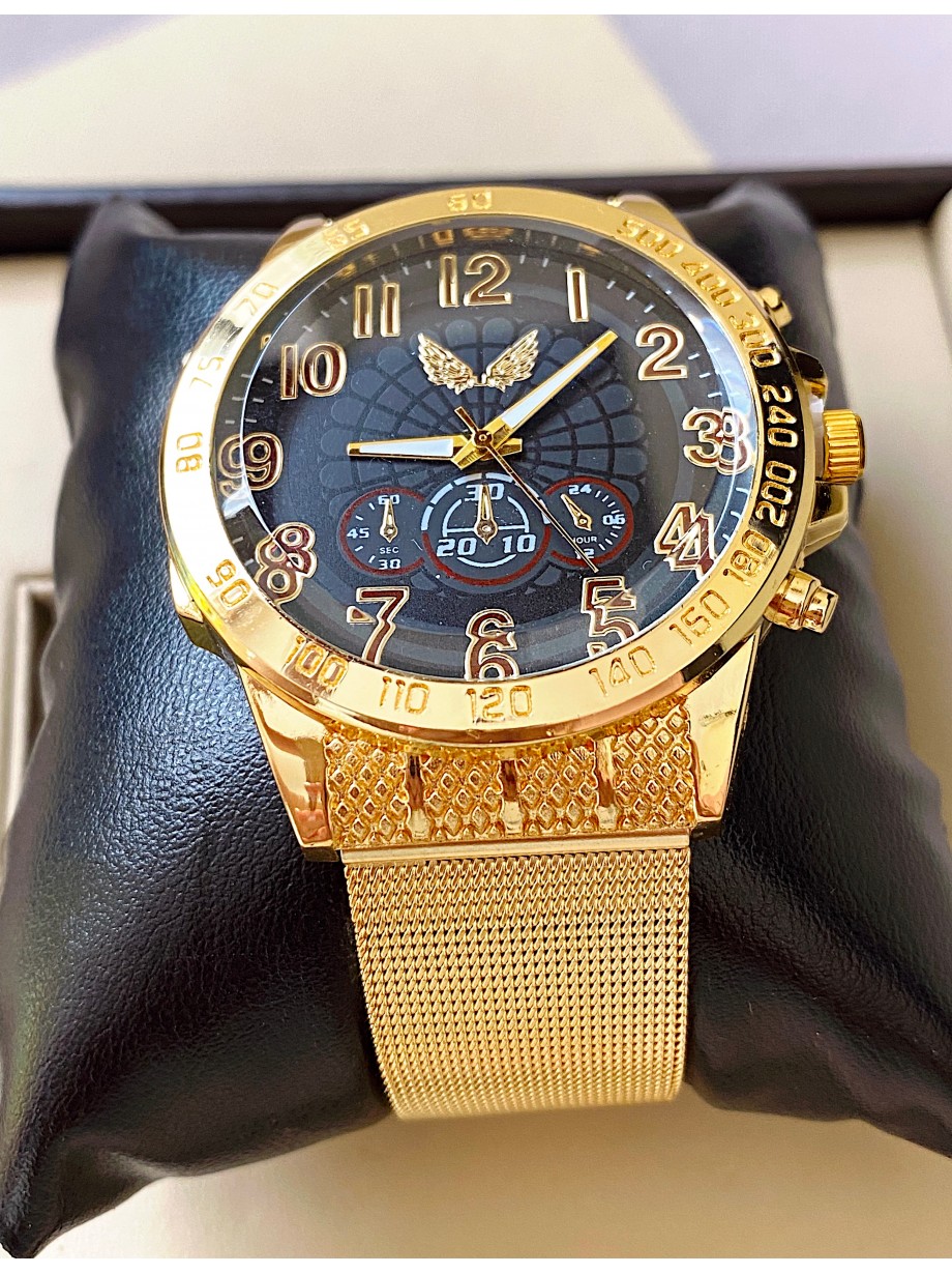 Ceas barbat auriu cu bratara metalica si cadran negru