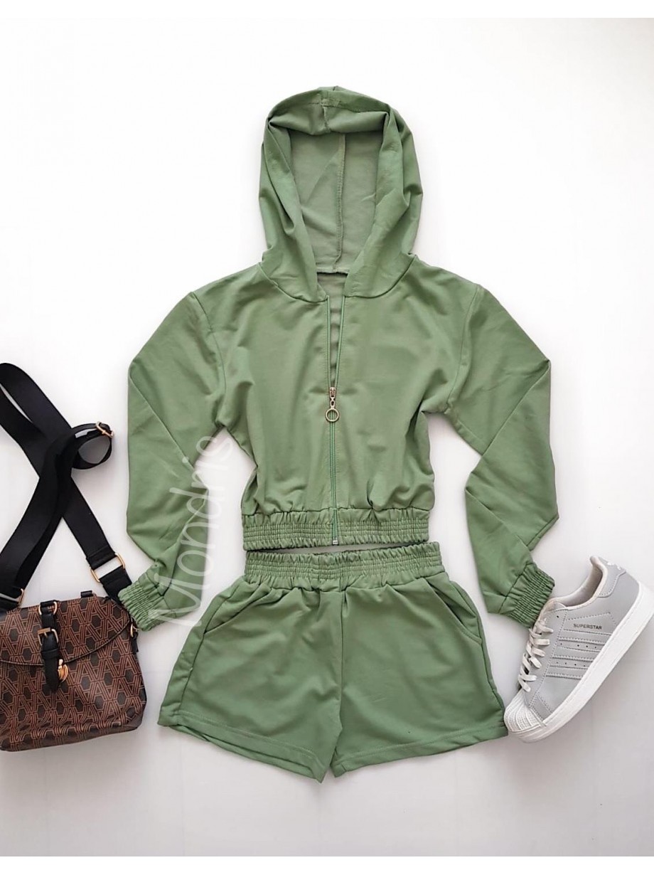 Compleu dama din bumbac verde compus din pantaloni scurti si hanorac scurt