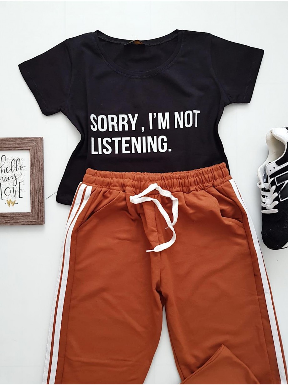 Compleu dama casual COMBO din pantaloni lungi dungi laterale maro + tricou negru sorry