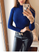 Pulover dama ieftin din tricot bleumarin albastru inchis raiat cu guler inalt