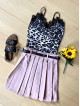 Compleu dama bluza maieu animal print negru si fusta scurta roz cu pliuri si curea CADOU Compleu dama bluza maieu animal print negru si fusta scurta roz cu pliuri si curea CADOU