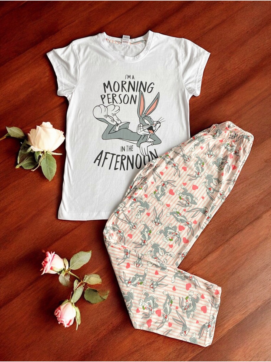 Pijama dama din bumbac cu pantaloni lungi roz si tricou alb cu imprimeu minunat Bugs Bunny