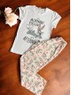 Pijama dama din bumbac cu pantaloni lungi roz si tricou alb cu imprimeu minunat Bugs Bunny