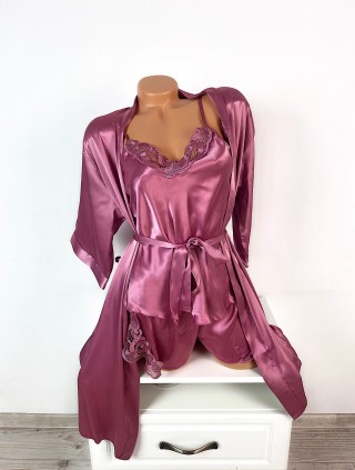 Set dama ieftin roz din satin format din capot, maieu si pantaloni scurti