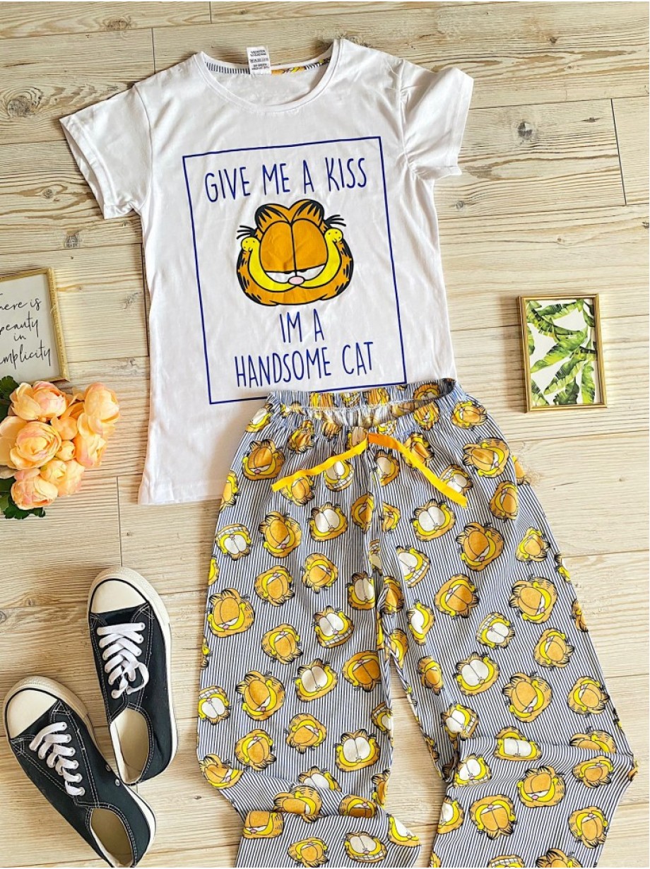 Pijama dama ieftina bumbac lunga cu tricou alb si pantaloni lungi gri cu imprimeu GF Handsome