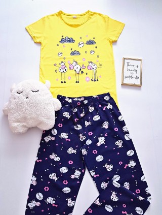 Pijama dama ieftina bumbac lunga cu pantaloni lungi bleumarin si tricou galben cu imprimeu animalute