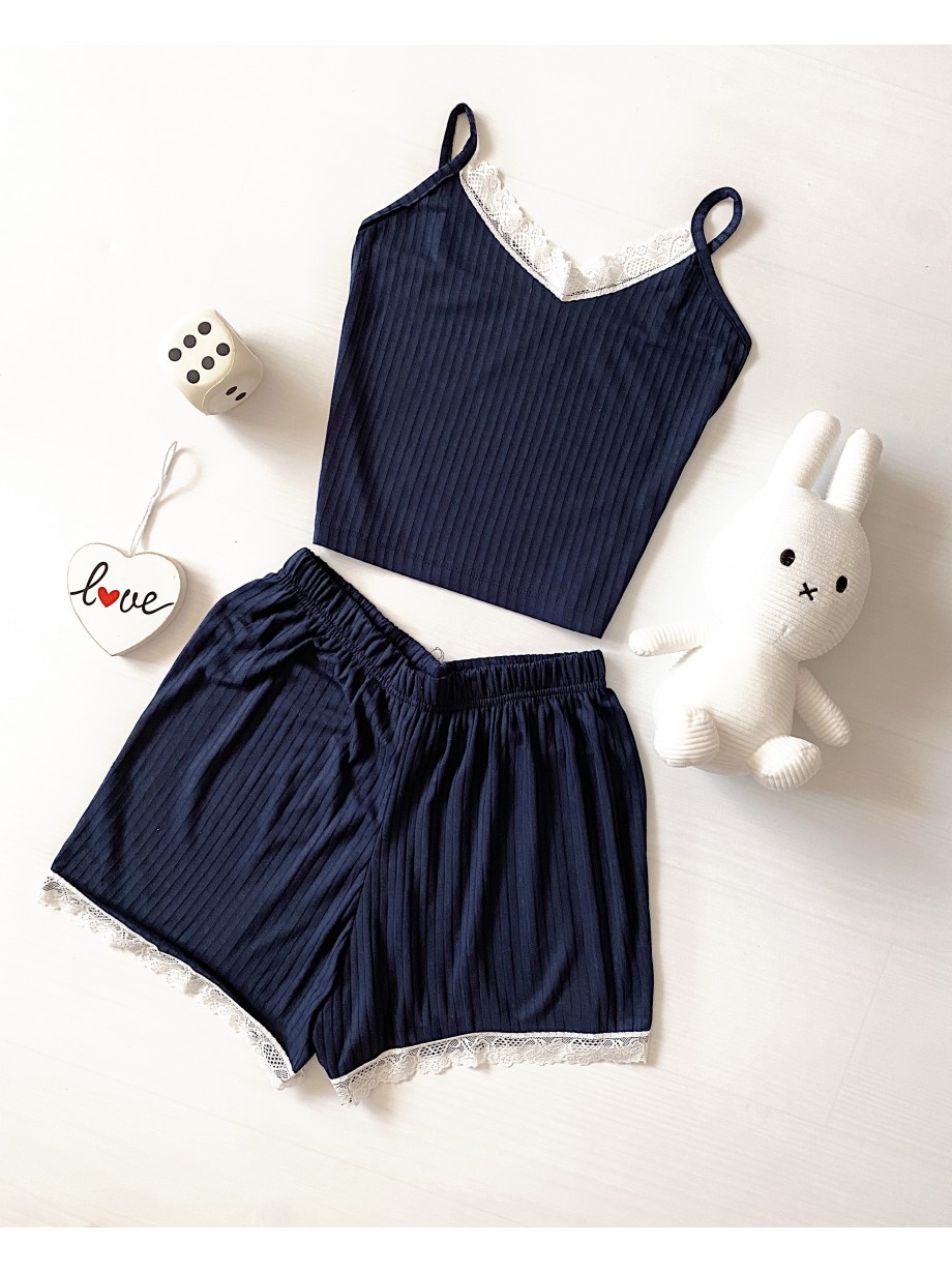 Pijama dama scurta bleumarin cu maieu si cu dantela fina alba Pijama dama scurta bleumarin cu maieu si cu dantela fina alba