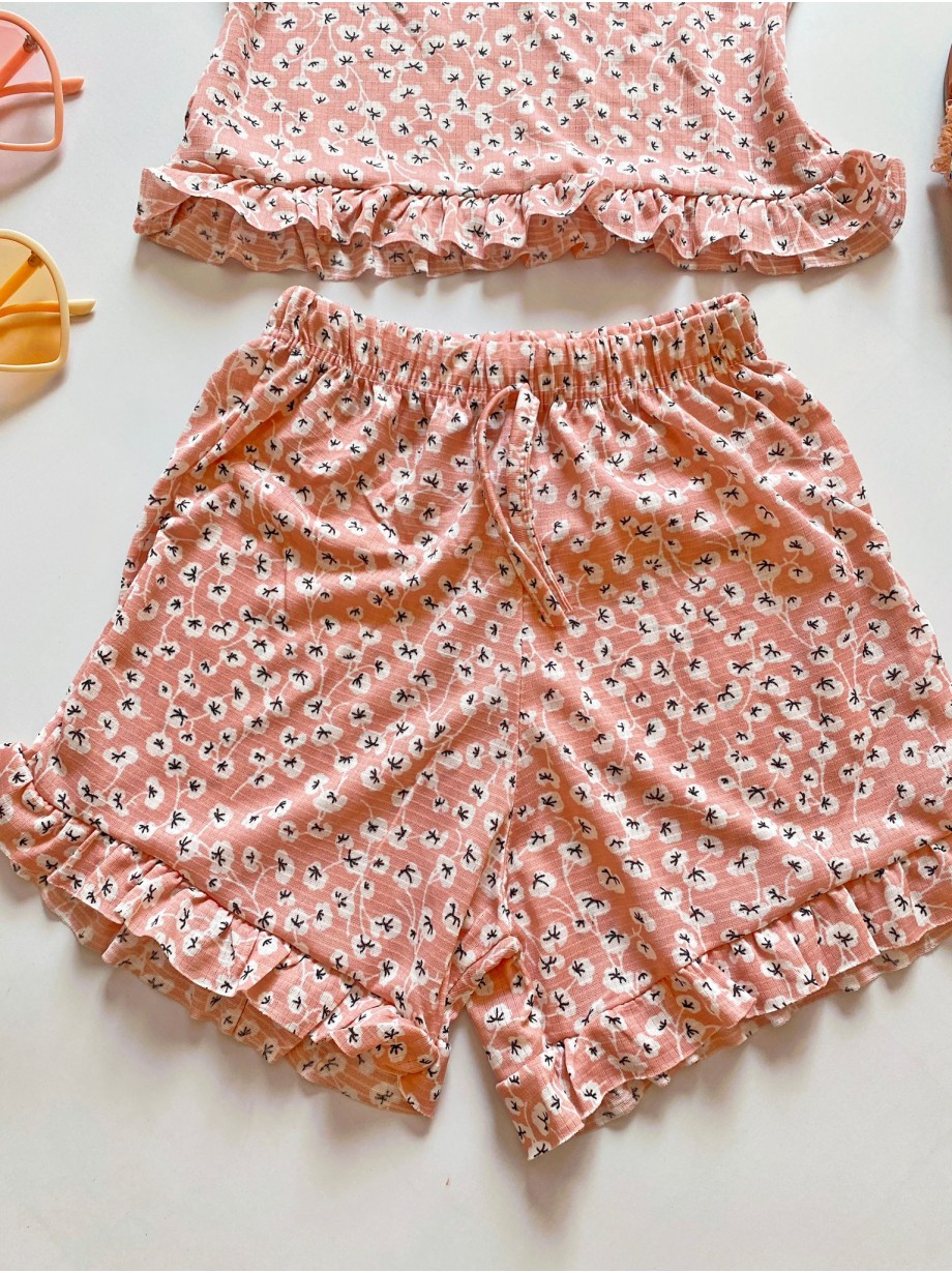 Pijama dama ieftina scurta roz deschis cu maieu cu volanase si imprimeu sweet