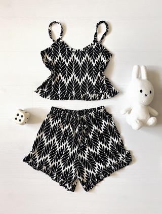Pijama dama ieftina scurta cu maieu cu volanase si imprimeu negru cu alb Leaf