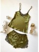 Pijama Dama ieftina cu aspect satinat formata din maieu cu bretele si pantaloni scurti cu dantela verde Khaki  