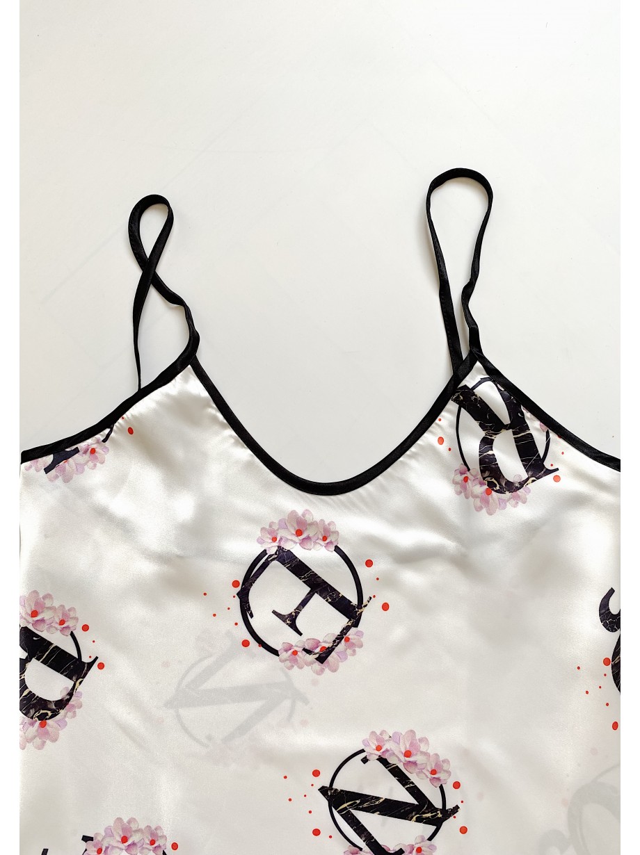 Pijama dama ieftina cu aspect satinat cu maieu si pantaloni scurti cu imprimeu LItere Fashion - Simplitate cu un Strop de Mister