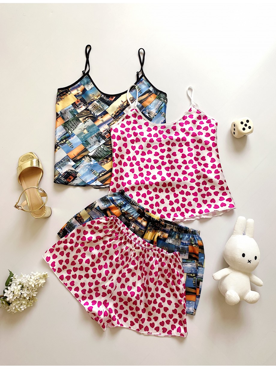 Pijama dama ieftina cu aspect satinat cu maieu si pantaloni scurti cu imprimeu Postcard Orase