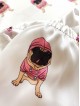 Pijama dama ieftina cu aspect satinat cu maieu si pantaloni scurti cu imprimeu Cateluș Pug Îmbrăcat în Roz - Dragoste pentru animale de companie 