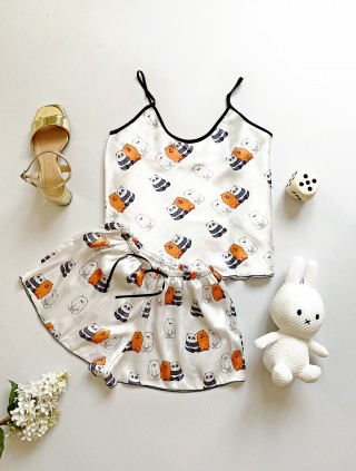 Pijama dama ieftina cu aspect satinat cu maieu si pantaloni scurti cu imprimeu Ursuleti Fericiti