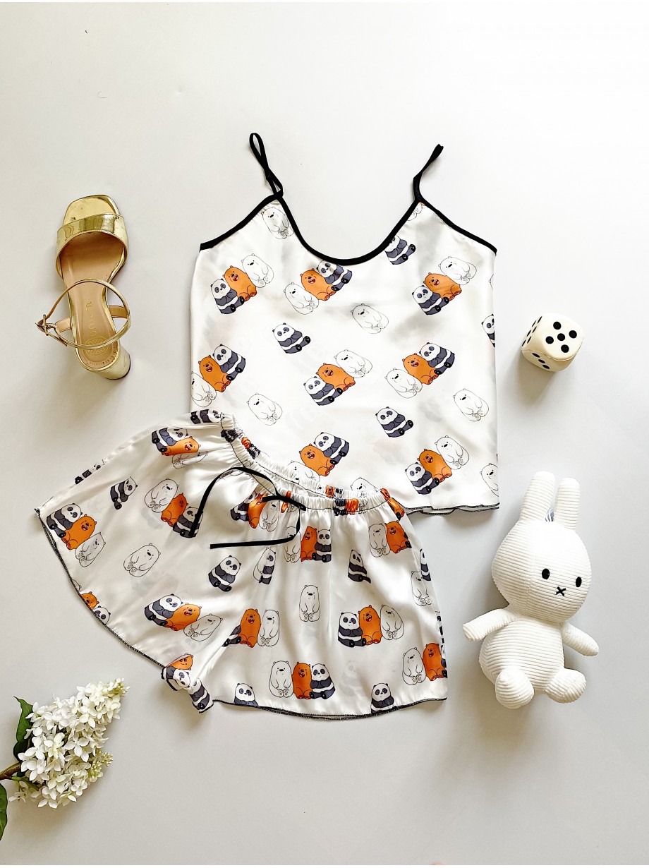 Pijama dama ieftina cu aspect satinat cu maieu si pantaloni scurti cu imprimeu Ursuleti Fericiti