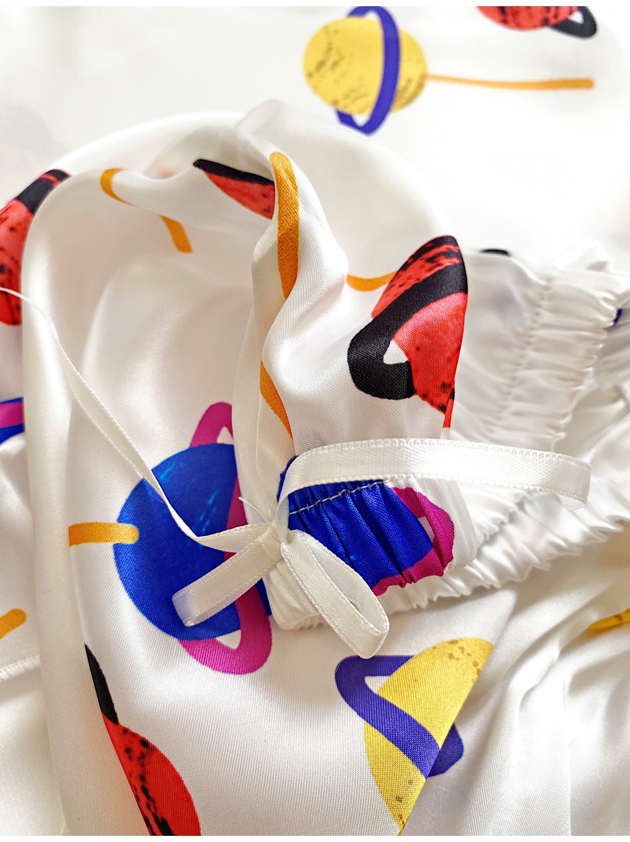 Pijama dama ieftina cu aspect satinat cu maieu si pantaloni scurti cu imprimeu Acadele Delicioase - Dulceață și Plăcere Culinara