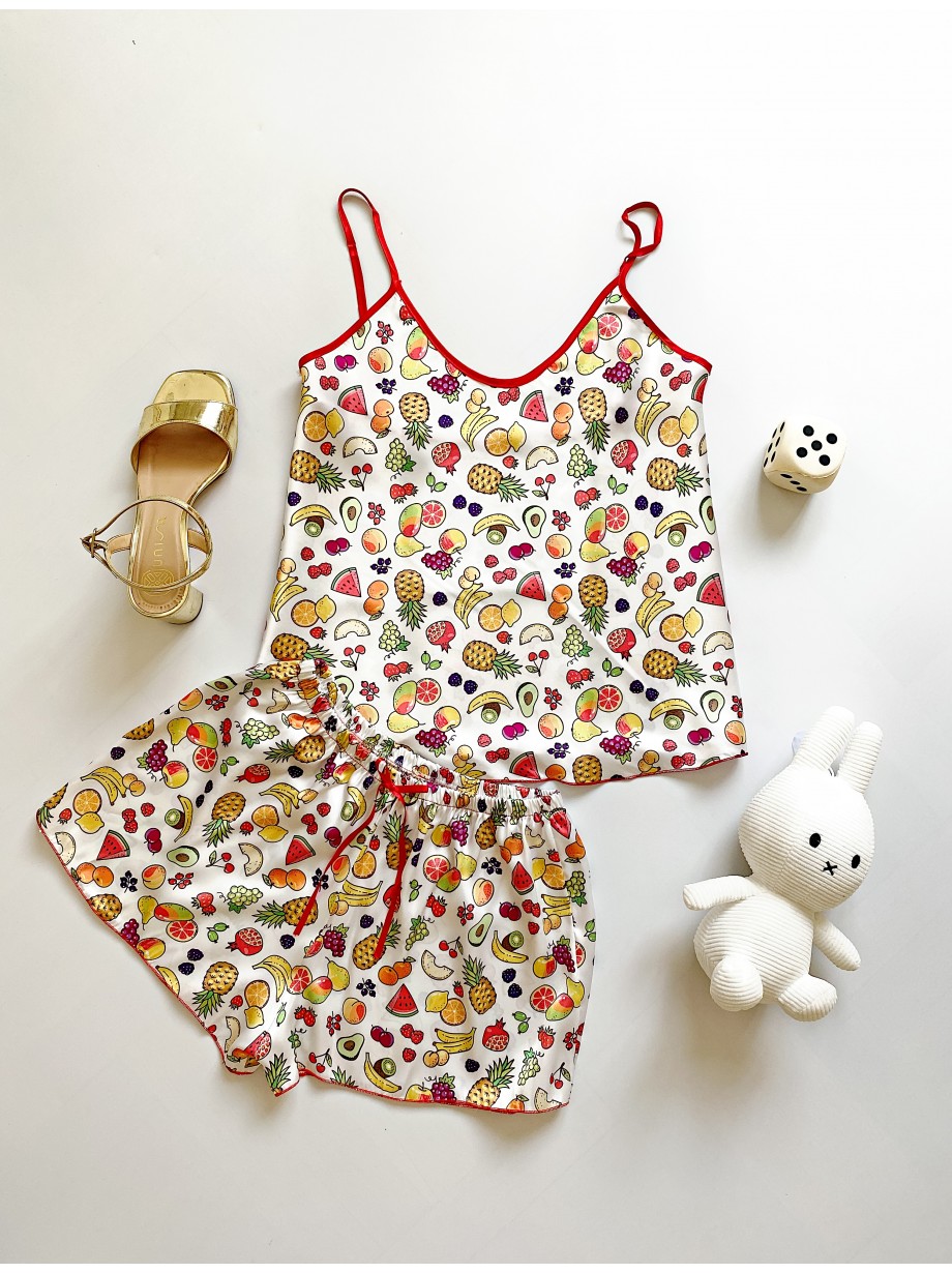 Pijama dama ieftina cu aspect satinat cu maieu si pantaloni scurti cu imprimeu Tutti Frutti - Energie și Prospețime Naturală