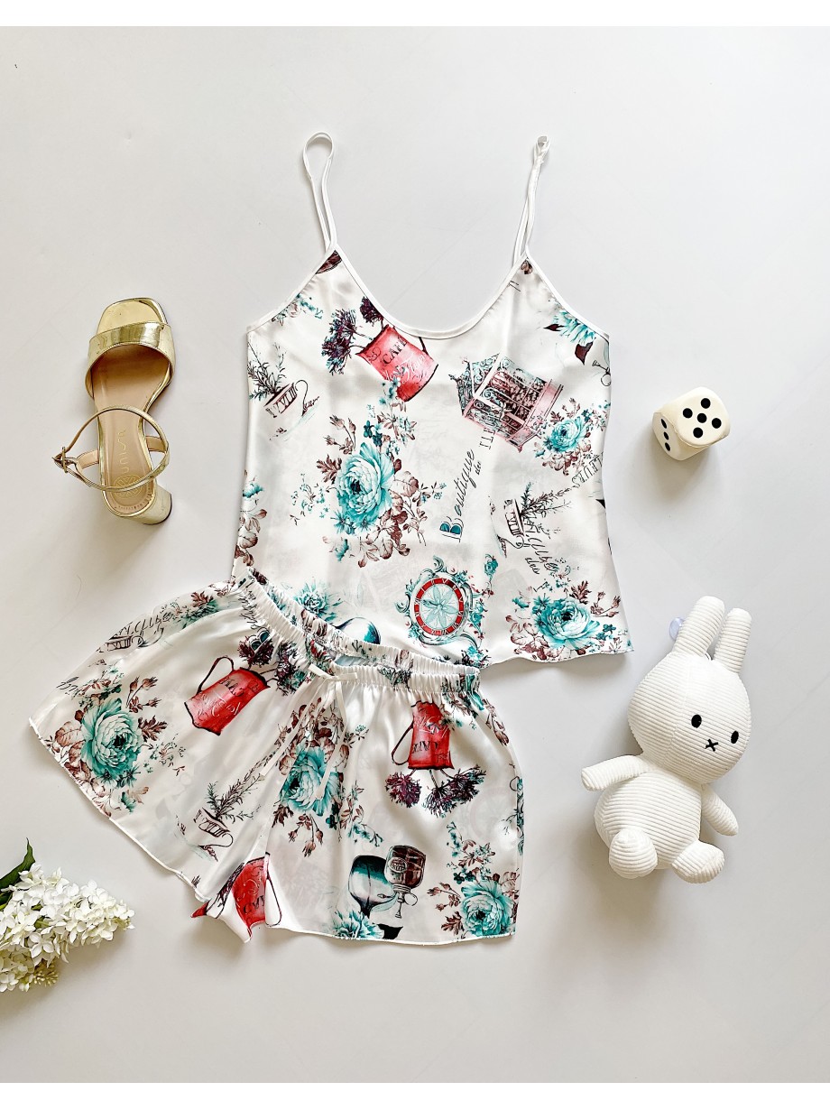 Pijama dama ieftina cu aspect satinat cu maieu si pantaloni scurti cu imprimeu Parizian - Răsfăț și Eleganță Ca la Paris