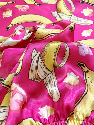 Pijama dama ieftina cu aspect satinat cu maieu si pantaloni scurti cu imprimeu Banana și Înghețată - Bucurie și Distracție Gustativă