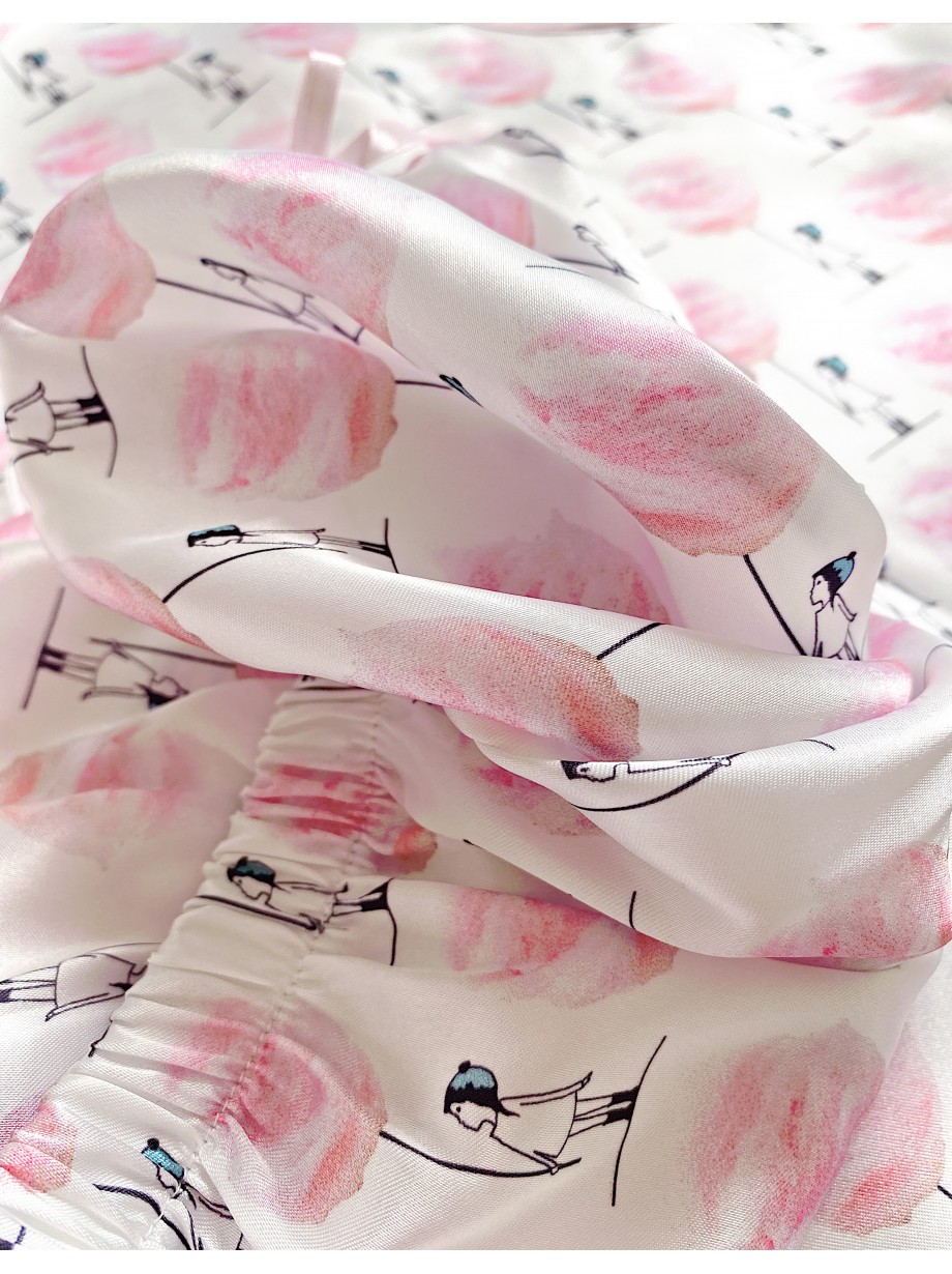 Pijama dama ieftina cu aspect satinat cu maieu si pantaloni scurti cu imprimeu Vată pe Băț și Bomboane Sugar Candy - Ceva Dulce