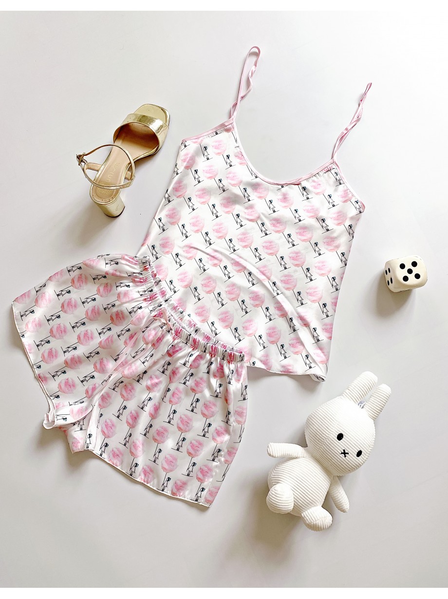 Pijama dama ieftina cu aspect satinat cu maieu si pantaloni scurti cu imprimeu Vată pe Băț și Bomboane Sugar Candy - Ceva Dulce