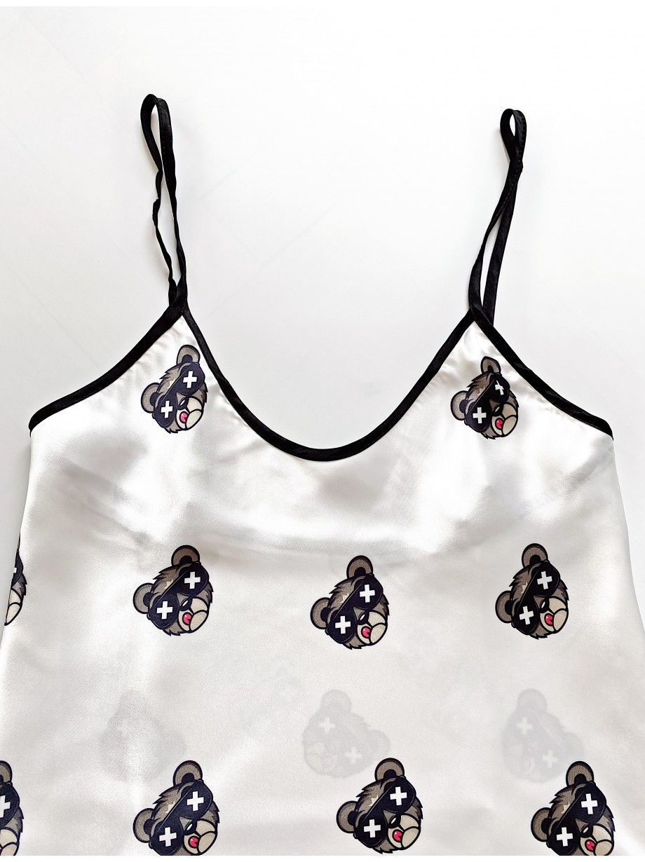 Pijama dama ieftina cu aspect satinat cu maieu si pantaloni scurti cu imprimeu Cățel cu Ochelari - Companie și Farmec Jucauș