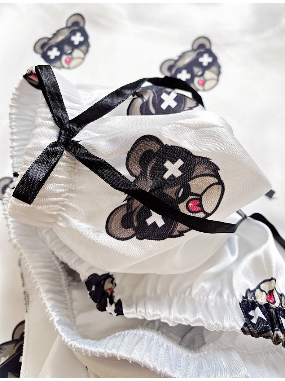 Pijama dama ieftina cu aspect satinat cu maieu si pantaloni scurti cu imprimeu Cățel cu Ochelari - Companie și Farmec Jucauș