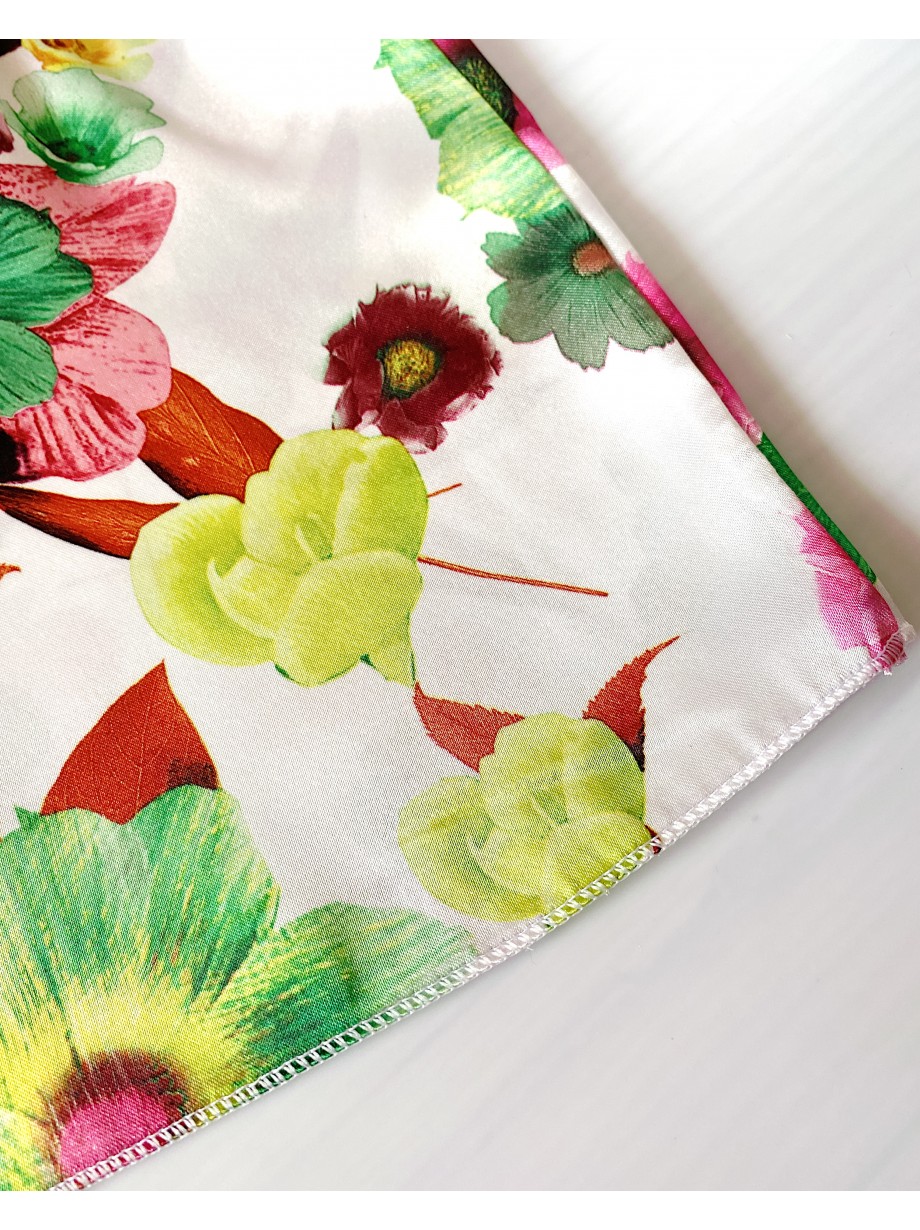 Pijama dama ieftina cu aspect satinat cu maieu si pantaloni scurti cu imprimeu floral - Eleganta naturala