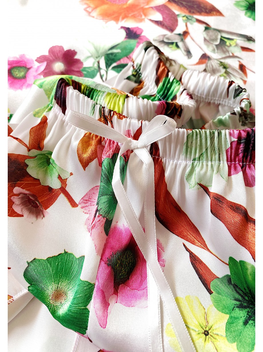 Pijama dama ieftina cu aspect satinat cu maieu si pantaloni scurti cu imprimeu floral - Eleganta naturala