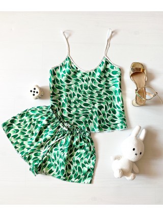 Pijama dama ieftina cu aspect satinat cu maieu si pantaloni scurti cu imprimeu Nuante de Verde - Energie Vibranta