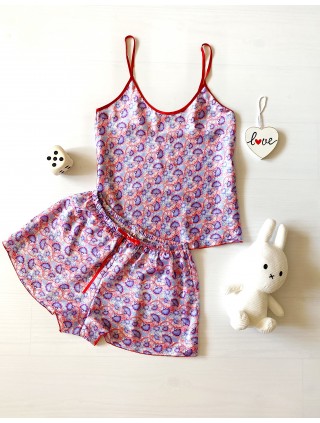Pijama dama ieftina cu aspect satinat cu maieu si pantaloni scurti cu imprimeu Molly - Vibranta si Stilata
