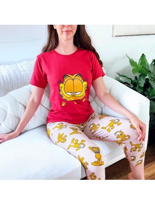 Pijama dama din bumbac cu pantaloni trei sferturi si tricou rosu cu imprimeu Garfield