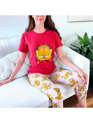 Pijama dama din bumbac cu pantaloni trei sferturi si tricou rosu cu imprimeu Garfield
