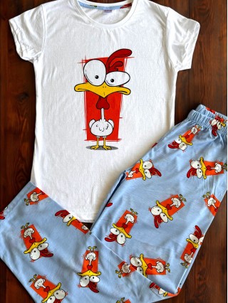 Pijama dama ieftina din bumbac cu pantaloni albastri si tricou cu imprimeu simpatic Fun Chicken
