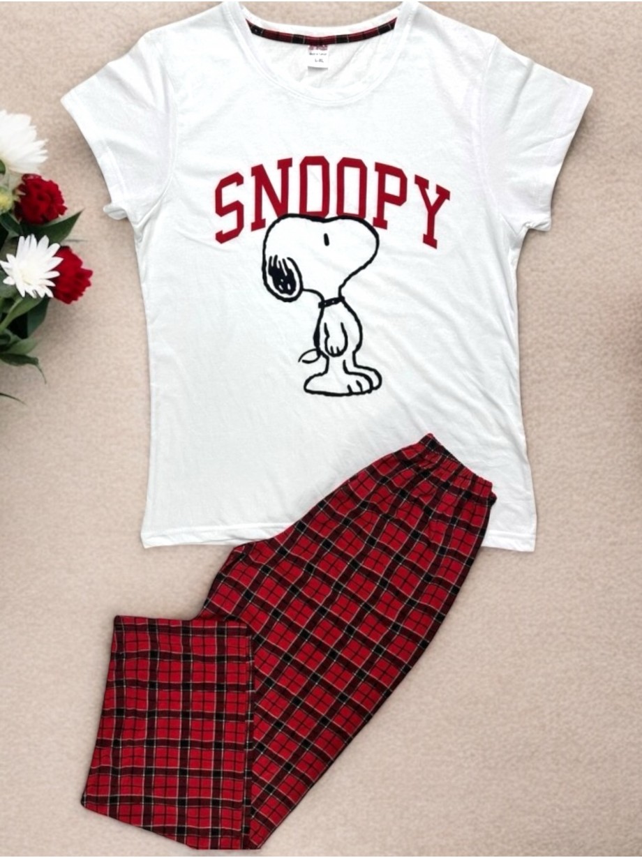 Pijama dama ieftina bumbac lunga cu pantaloni lungi rosii si tricou alb cu imprimeu SNOOPY fericit