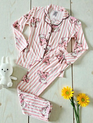 Pijama dama ieftina din bumbac, cu pantaloni lungi si bluza cu imprimeu dungi roz si ursuleti