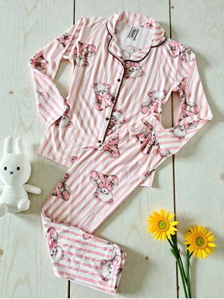 Pijama dama ieftina din bumbac, cu pantaloni lungi si bluza cu imprimeu dungi roz si ursuleti