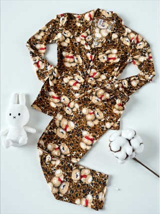 Pijama dama ieftina din bumbac fin, mai larguta - lejera cu pantaloni lungi si bluza lunga cu imprimeu Bears maro