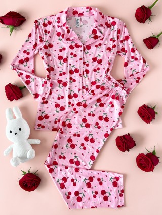 Pijama dama ieftina din bumbac fin, mai larguta - lejera cu pantaloni lungi si bluza lunga cu imprimeu CIRESE JUICY