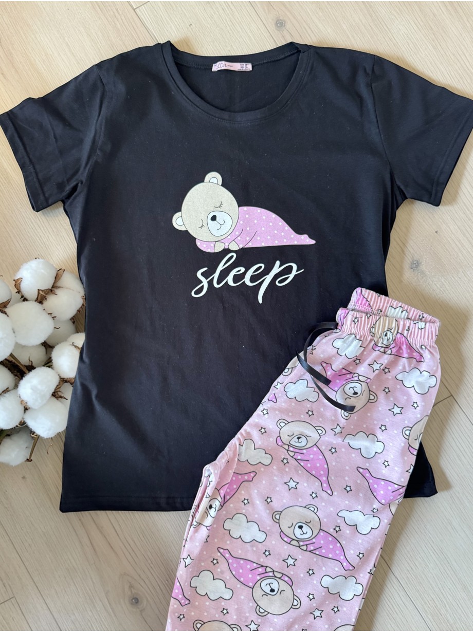 Pijama dama din bumbac cu pantaloni lungi roz si tricou negru cu imprimeu SLEEP ursulet