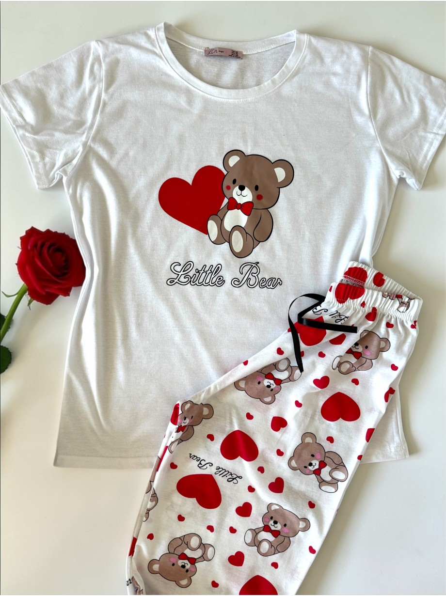 Pijama dama din bumbac ieftina cu pantaloni lungi cu inimioare si tricou alb cu imprimeu Little Bear HEARTS