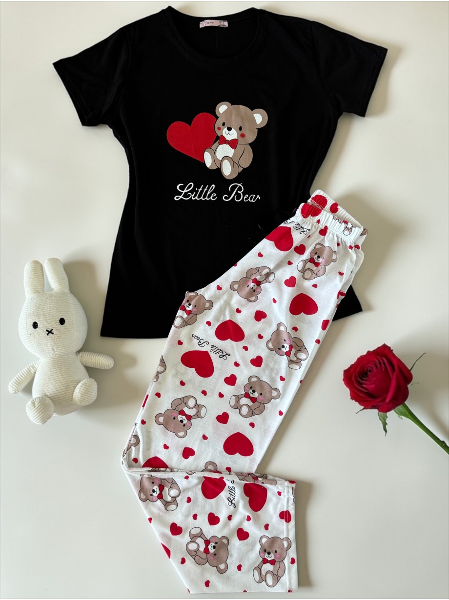 Pijama dama din bumbac ieftina cu pantaloni lungi cu inimioare si tricou negru cu imprimeu Little Bear HEARTS