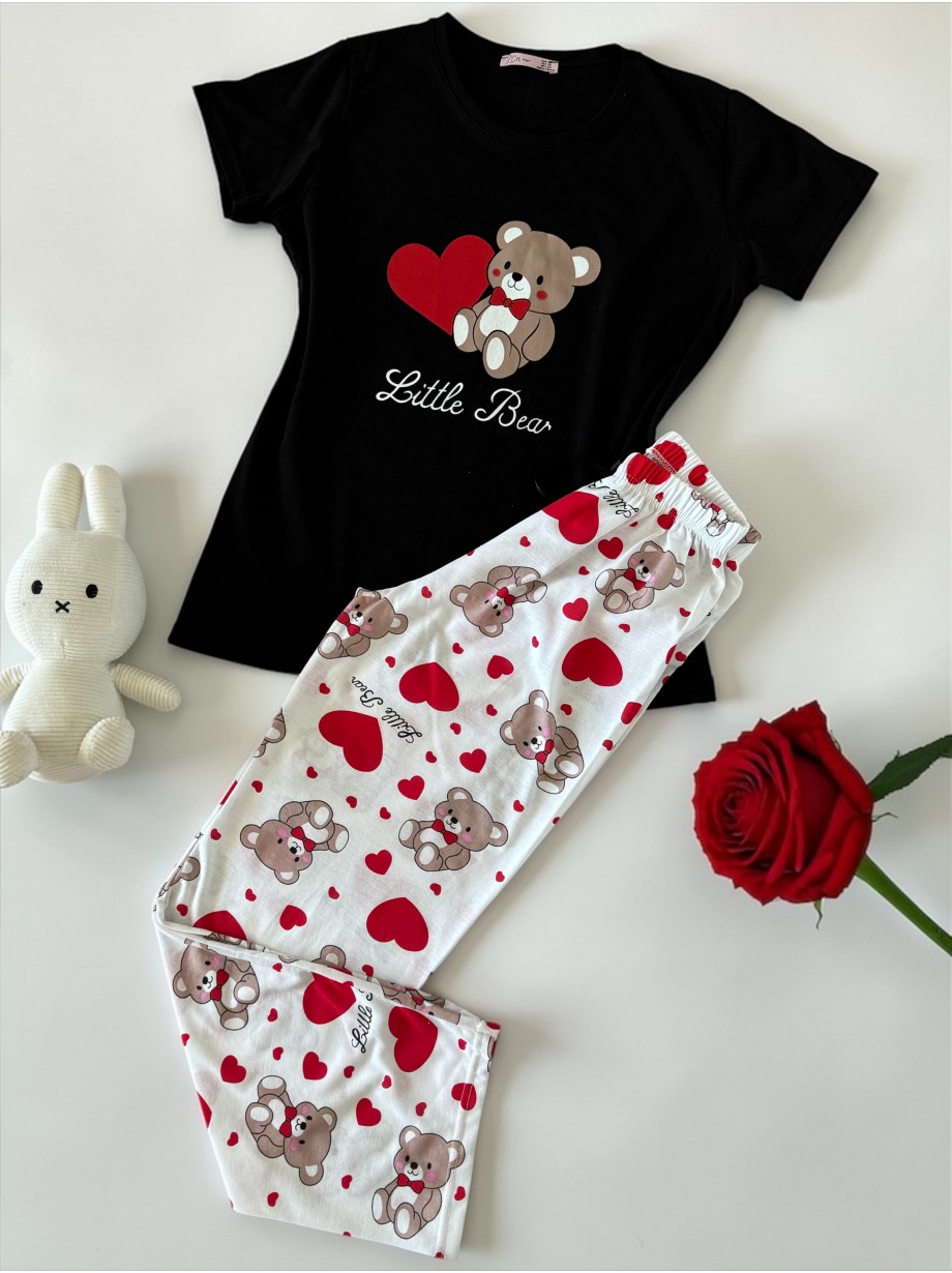Pijama dama din bumbac ieftina cu pantaloni lungi cu inimioare si tricou negru cu imprimeu Little Bear HEARTS