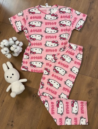Pijama dama bumbac ieftina roz cu pantaloni lungi si tricou cu imprimeu cute HELLO KITTY