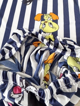 Pijama dama ieftina cu tricou si pantaloni 3/4 bleumarin cu imprimeu Tweety dungi