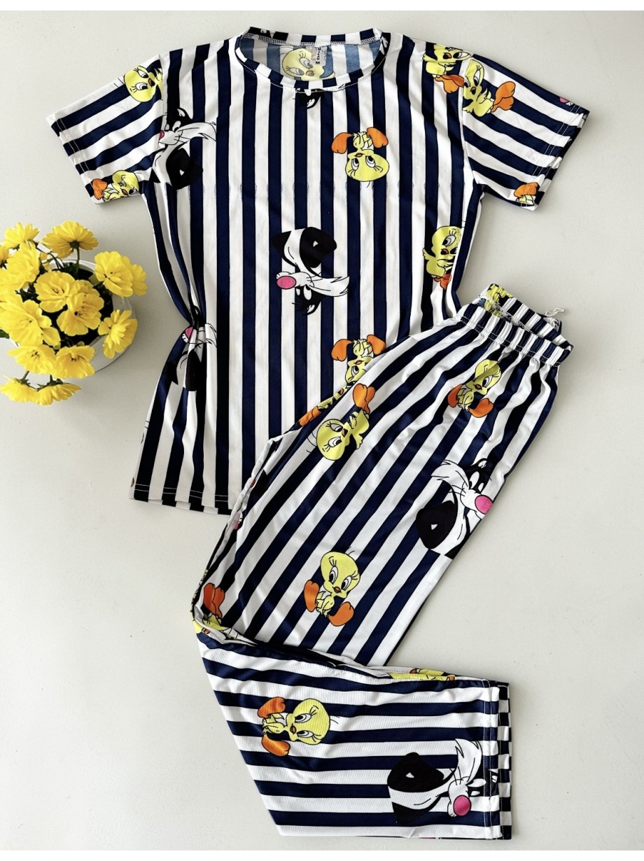 Pijama dama ieftina cu tricou si pantaloni 3/4 bleumarin cu imprimeu Tweety dungi