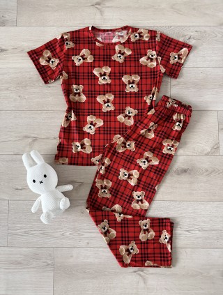 Pijama dama ieftina din bumbac cu tricou si pantaloni lungi rosii cu imprimeu URS carouri